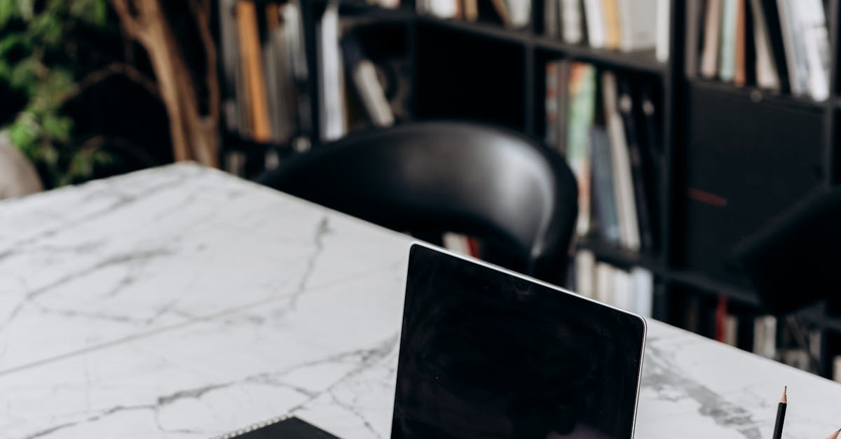 How to Choose the Right Tools for Laptop Screen Replacement